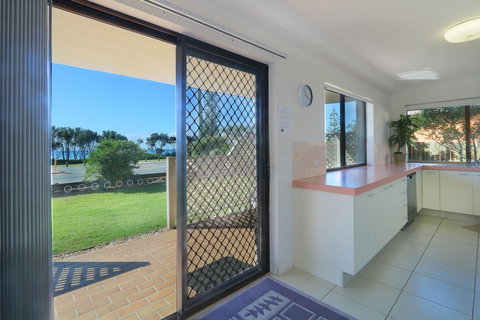 Acacia Kingscliff Town Holiday Apartment - Northern Rivers Accommodation 6