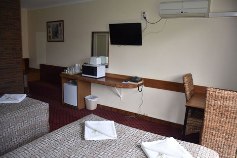 Valley Views Motel & Chalets - Northern Rivers Accommodation 4