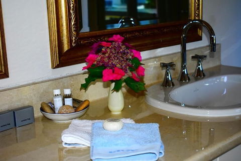 Sapphire Shores Luxury Retreat - Northern Rivers Accommodation 1