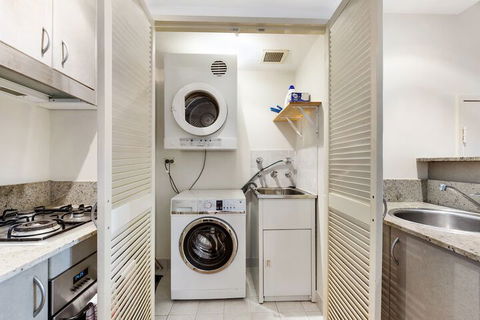 Surry Hills Modern One Bedroom Apartment - GOU - Northern Rivers Accommodation 7