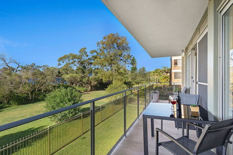 The Helm, Unit 1, 22 Voyager Close - Northern Rivers Accommodation 3