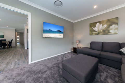 Tomaree Road 19 The Cottage - Northern Rivers Accommodation 0