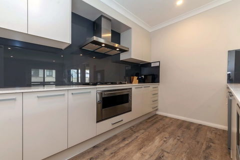 Tomaree Road 19 The Cottage - Northern Rivers Accommodation 6