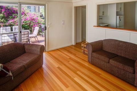 Henny's Of Merimbula - Northern Rivers Accommodation 1
