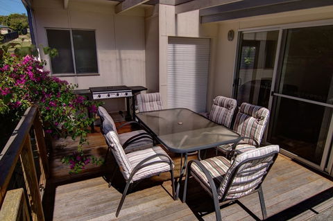 Henny's Of Merimbula - Northern Rivers Accommodation 6