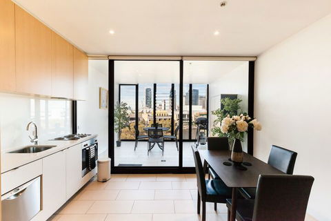 MILES, 1BDR Melbourne Apartment - Northern Rivers Accommodation 2