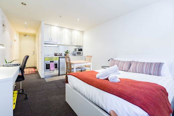 EMILY, Carlton Studio Apartment - Northern Rivers Accommodation 1