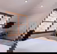 VERA 1BDR South Melbourne Apartment - Northern Rivers Accommodation
