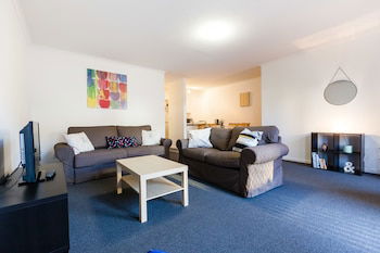 DAWN, 2BDR Carlton Apartment - Northern Rivers Accommodation 0