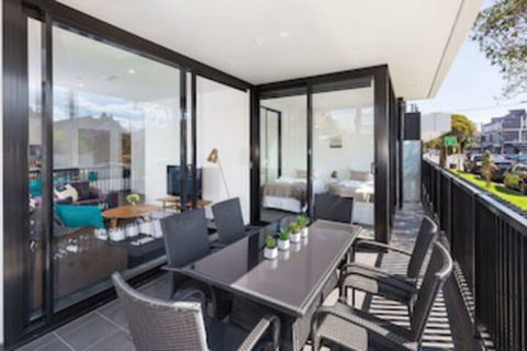 Executive 3 Br Caulfield North - Northern Rivers Accommodation 0