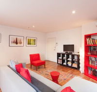 BENJAMIN 2BDR Melbourne Apartment - Northern Rivers Accommodation