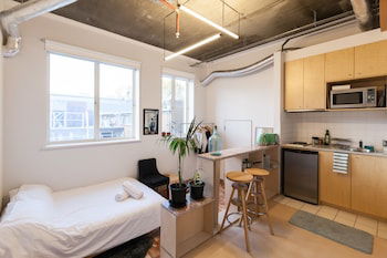LUCINDA, Carlton Studio Apartment - Northern Rivers Accommodation 0