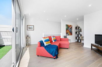 DINA, 2BDR Carlton Apartment - Northern Rivers Accommodation 0
