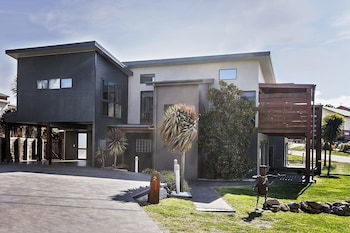 Ned Kelly's Retreat - Sophisticated Style With Modern Convenience And Magical Outlook - Northern Rivers Accommodation 2