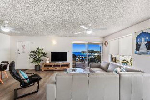 2 BEDROOM APARTMENT LAMAN LODGE UNIT 2 - Northern Rivers Accommodation 0