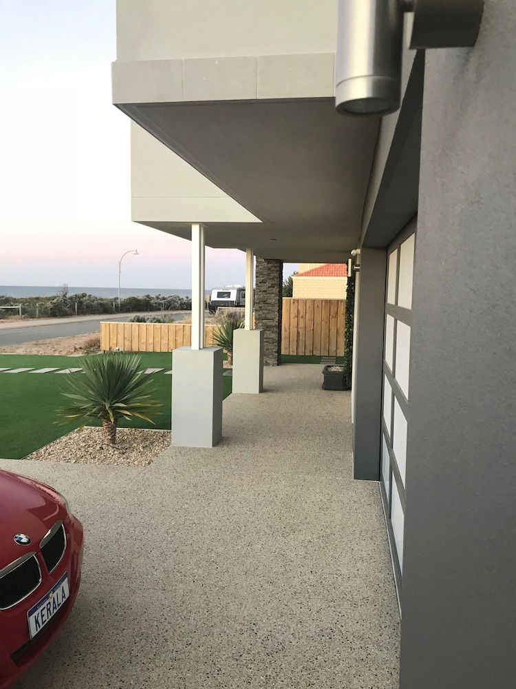 Madora Bay WA Northern Rivers Accommodation