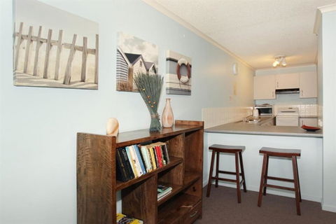 Unit 2 Biriny Lodge 1686 1689 David Low Way Coolum Beach - Northern Rivers Accommodation 4