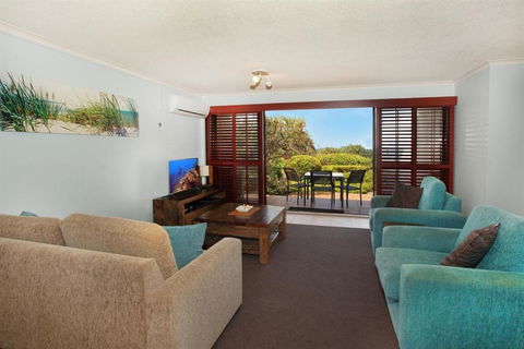 Unit 2 Biriny Lodge 1686 1689 David Low Way Coolum Beach - Northern Rivers Accommodation 5