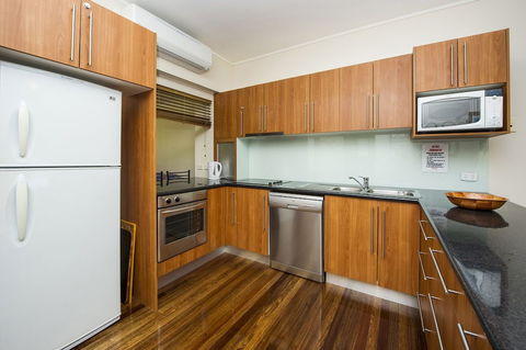 Picnic Bay Apartments Unit 3 - Northern Rivers Accommodation 4