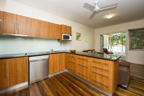 Picnic Bay Apartments Unit 3 - Northern Rivers Accommodation 3
