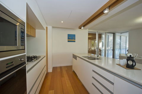 Maggies Beachfront Apt. 10 - Northern Rivers Accommodation 1