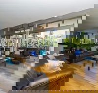 Maggies Beachfront Apt. 12 - Northern Rivers Accommodation