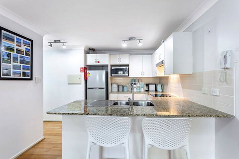 Shoal Bay Beach Apartments, 6/2 Shoal Bay Road - Northern Rivers Accommodation 4
