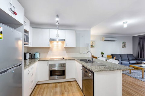 Shoal Bay Beach Apartments, 6/2 Shoal Bay Road - Northern Rivers Accommodation 6