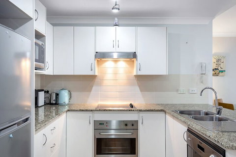 Shoal Bay Beach Apartments, 6/2 Shoal Bay Road - Northern Rivers Accommodation 2
