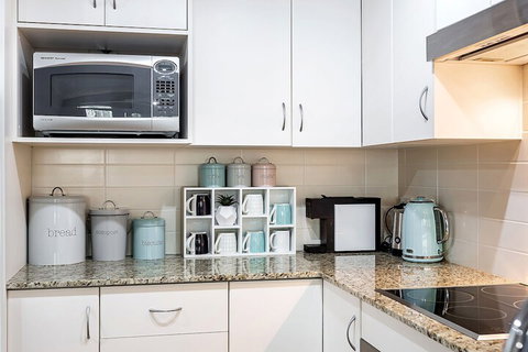 Shoal Bay Beach Apartments, 6/2 Shoal Bay Road - Northern Rivers Accommodation 3