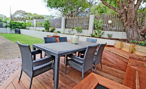 Stones Throw - Northern Rivers Accommodation 1