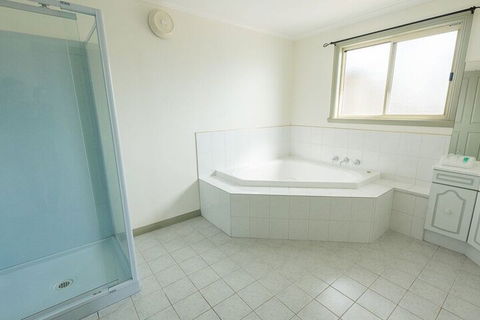 Hilltop Haven - Northern Rivers Accommodation 2