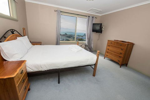 Hilltop Haven - Northern Rivers Accommodation 6