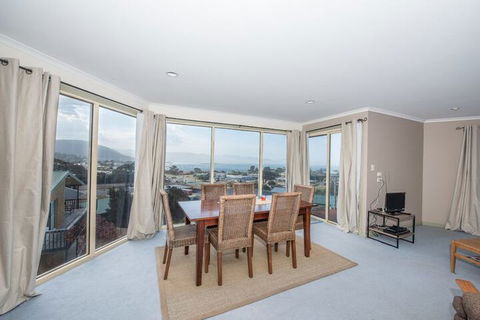 Hilltop Haven - Northern Rivers Accommodation 3