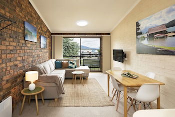 Ellswood 9 In Central Jindabyne - Northern Rivers Accommodation 0