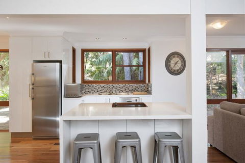 Barefoot Beach House - Shoal Bay - Northern Rivers Accommodation 4