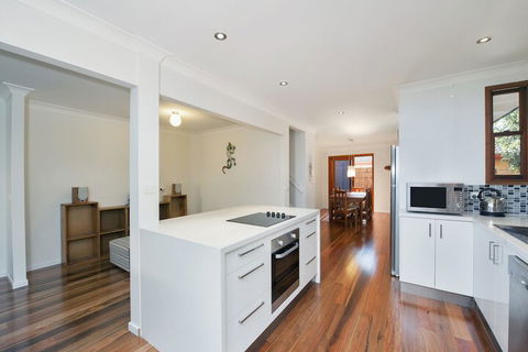 Barefoot Beach House - Shoal Bay - Northern Rivers Accommodation 2