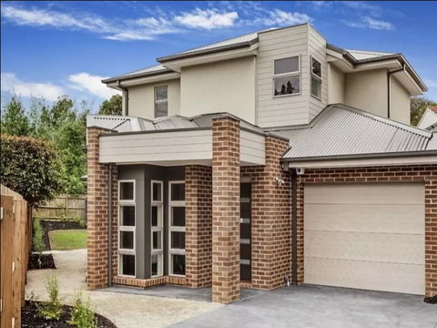 Signature Townhouse In Doncaster - Northern Rivers Accommodation 1