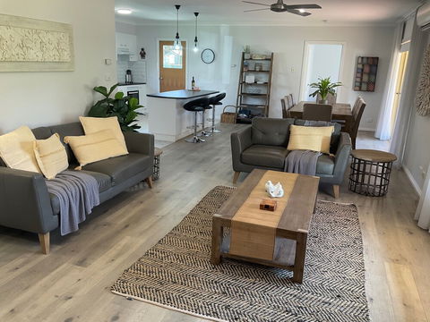 Valley View Townhouse - On The RAIL TRAIL - Northern Rivers Accommodation 2