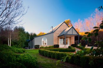 Red Earth Rock - Northern Rivers Accommodation 4