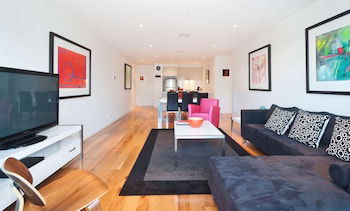 Bay Views Port Melbourne - Northern Rivers Accommodation 0
