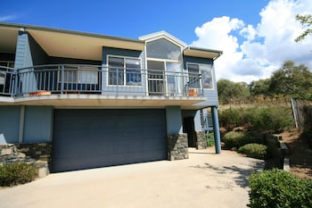 Torino 6 - Lake Jindabyne & Snowy Mountain Views - Northern Rivers Accommodation 1