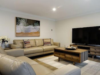 Sorrento Palais - Northern Rivers Accommodation 4