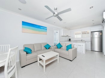 Burraneer At Corlette - Northern Rivers Accommodation 2