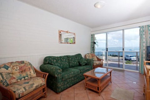 Shoal Bay Road Castaways Unit 04 17 - Northern Rivers Accommodation 0