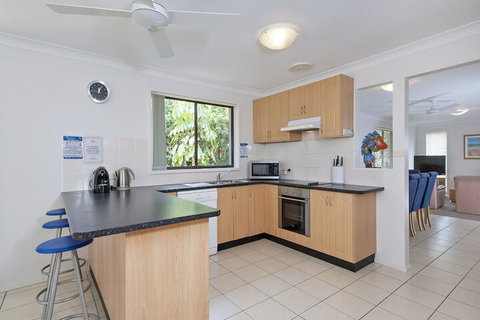 Beach House 5 Gretel Close - Northern Rivers Accommodation 4