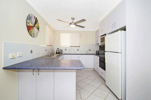 KINGSCLIFF HOLIDAY HOME On The HILL SYDS VIEW - Northern Rivers Accommodation 5