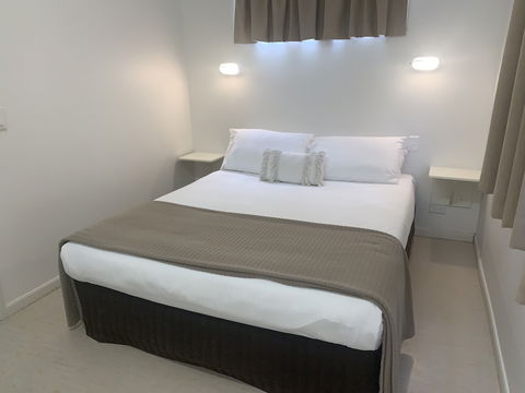 Beachfront Hallidays Point - Northern Rivers Accommodation 4