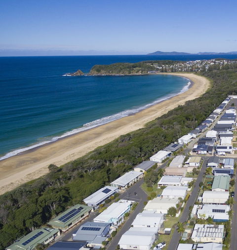 Beachfront Hallidays Point - Northern Rivers Accommodation 0