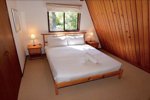 Sublime Cedar Lodge Leura - Northern Rivers Accommodation 4